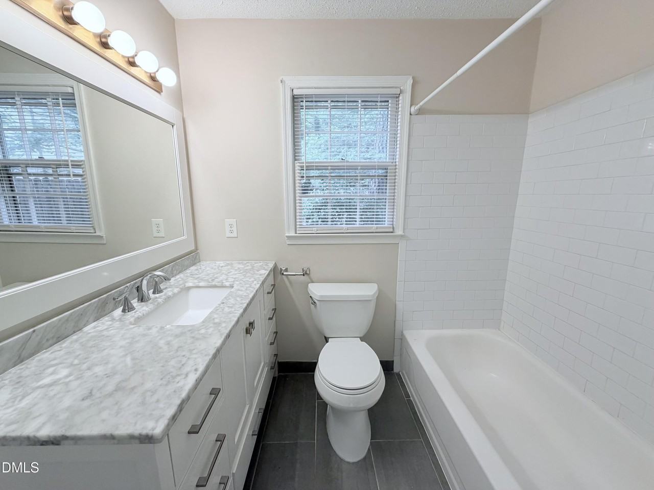 200 Coachman Dr - Photo 4 of 16