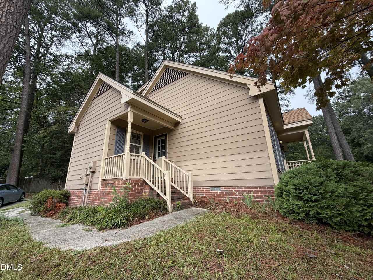 200 Coachman Dr - Photo 5 of 16