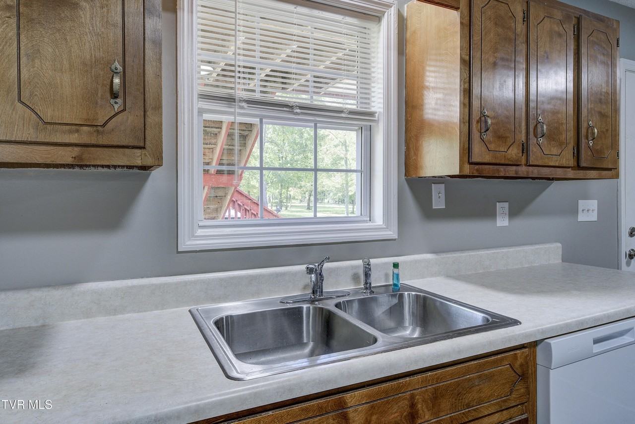 175 Scenic Apartment Rd #4 - Photo 3 of 18