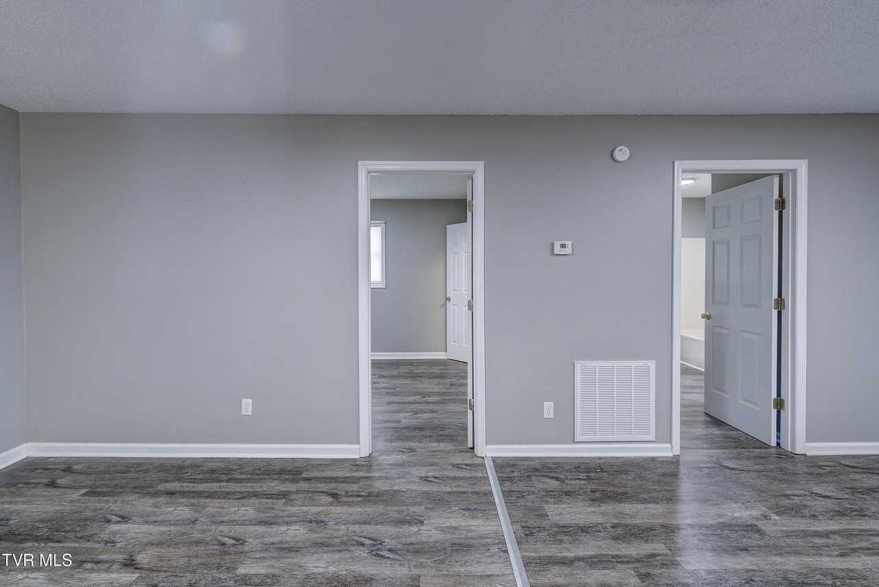 175 Scenic Apartment Rd #4 - Photo 7 of 18