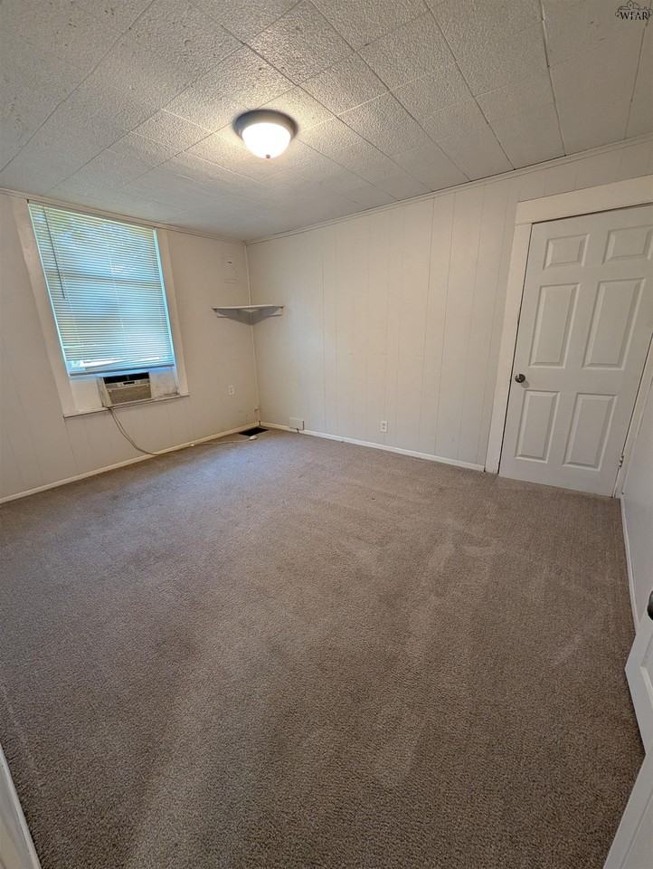 1106 Taylor St - Photo 6 of 17
