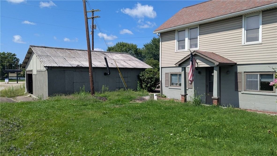 1320 Memorial Blvd - Photo 2 of 12