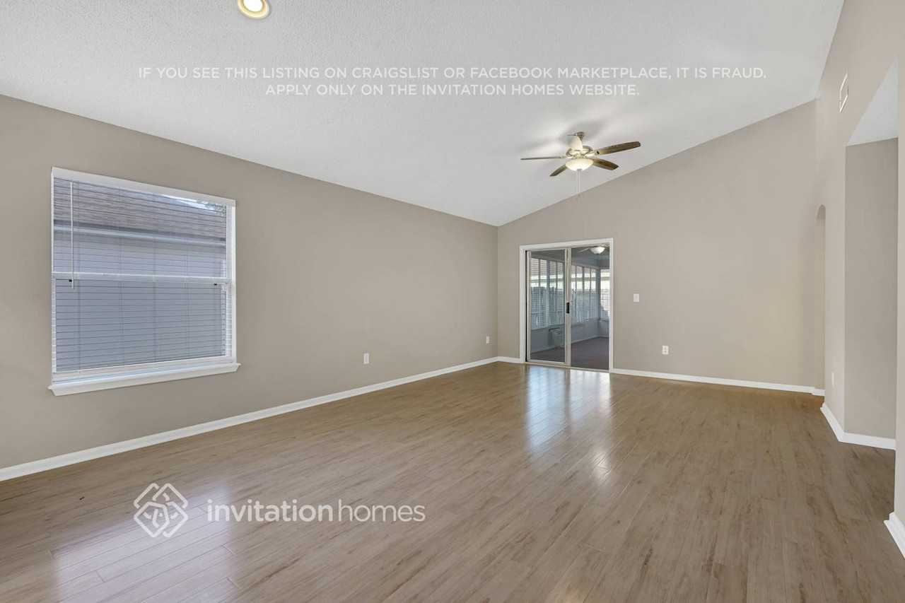 8089 Beaver Creek Dr - Photo 4 of 28