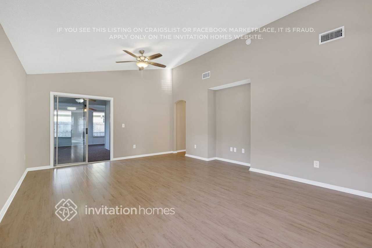 8089 Beaver Creek Dr - Photo 5 of 28