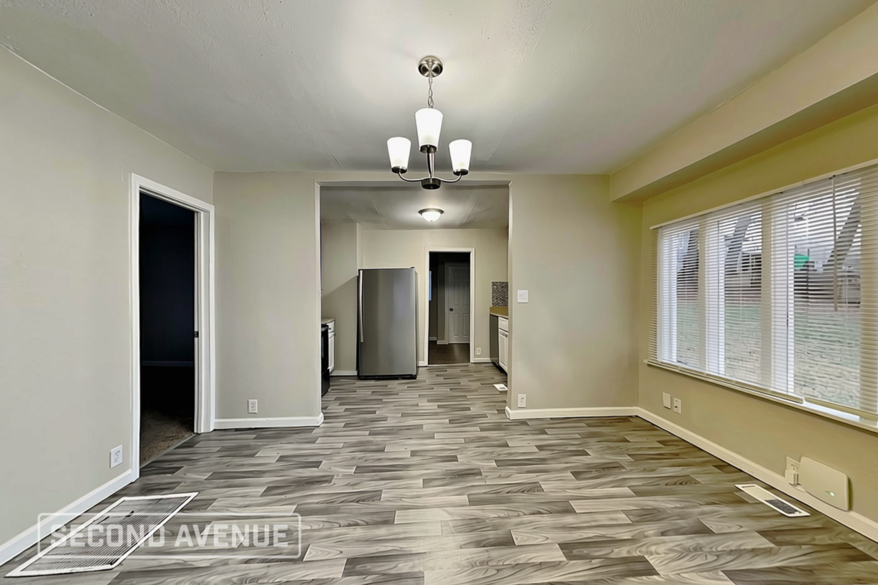 3820 E 69th Ter - Photo 3 of 18