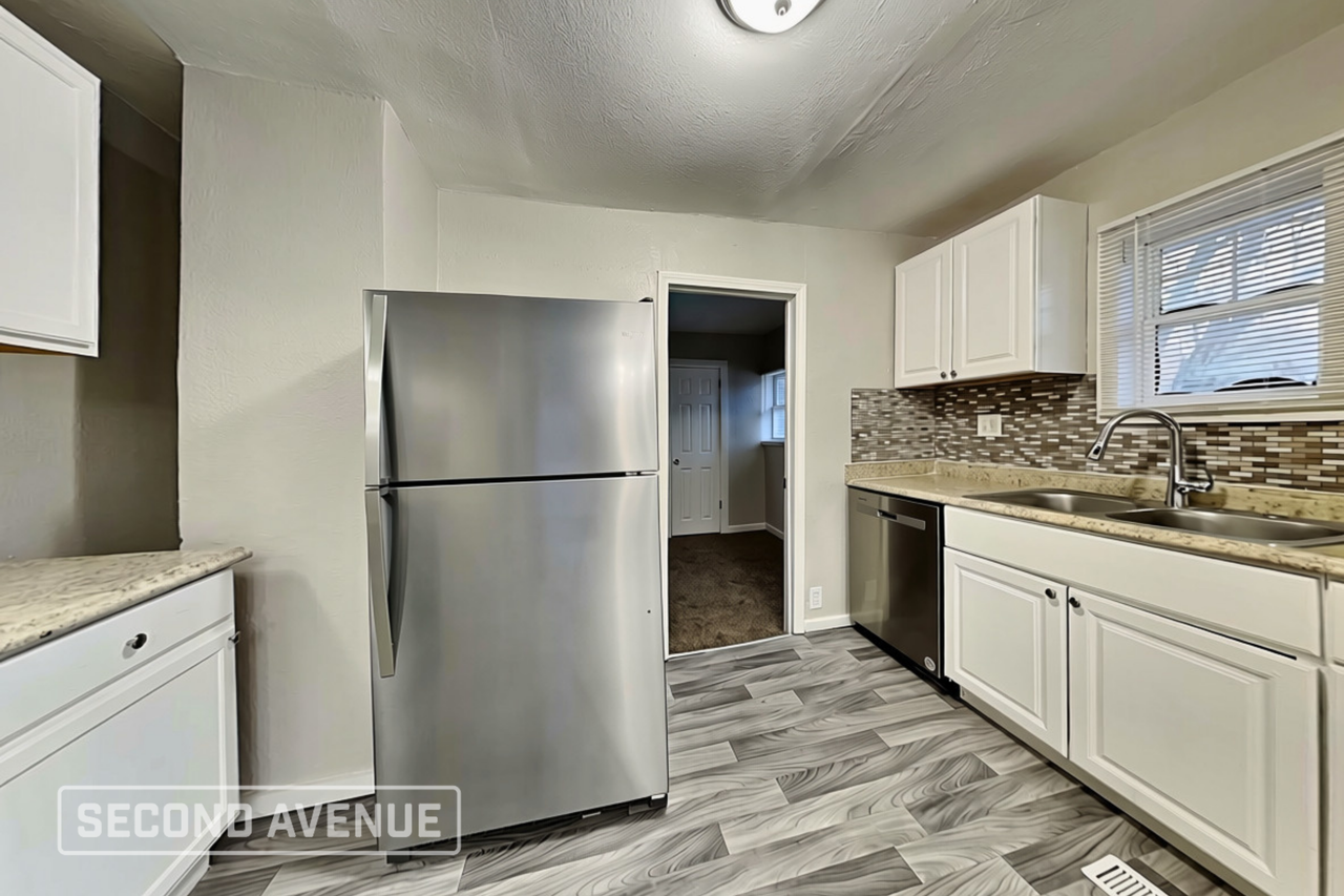 3820 E 69th Ter - Photo 5 of 18