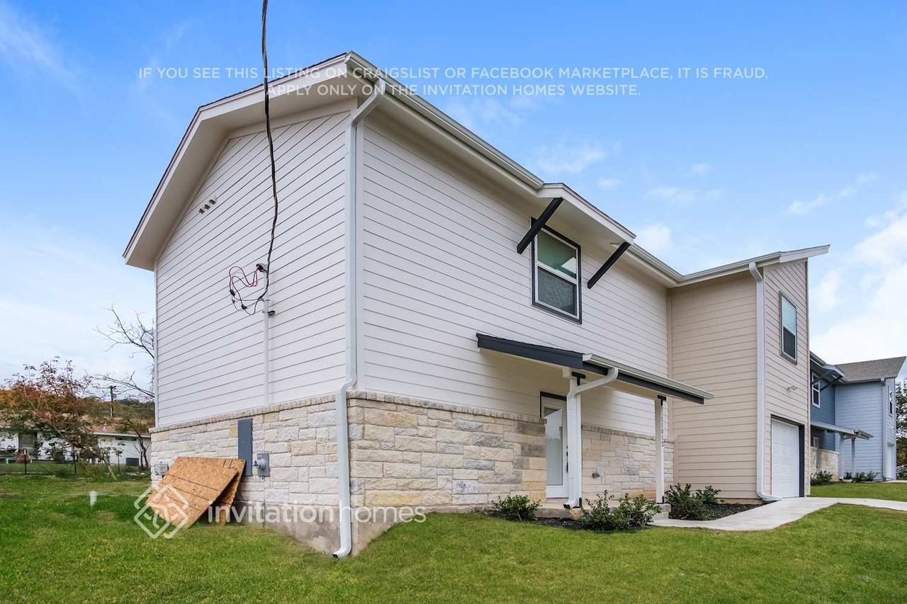 11012 Oak St - Photo 2 of 16