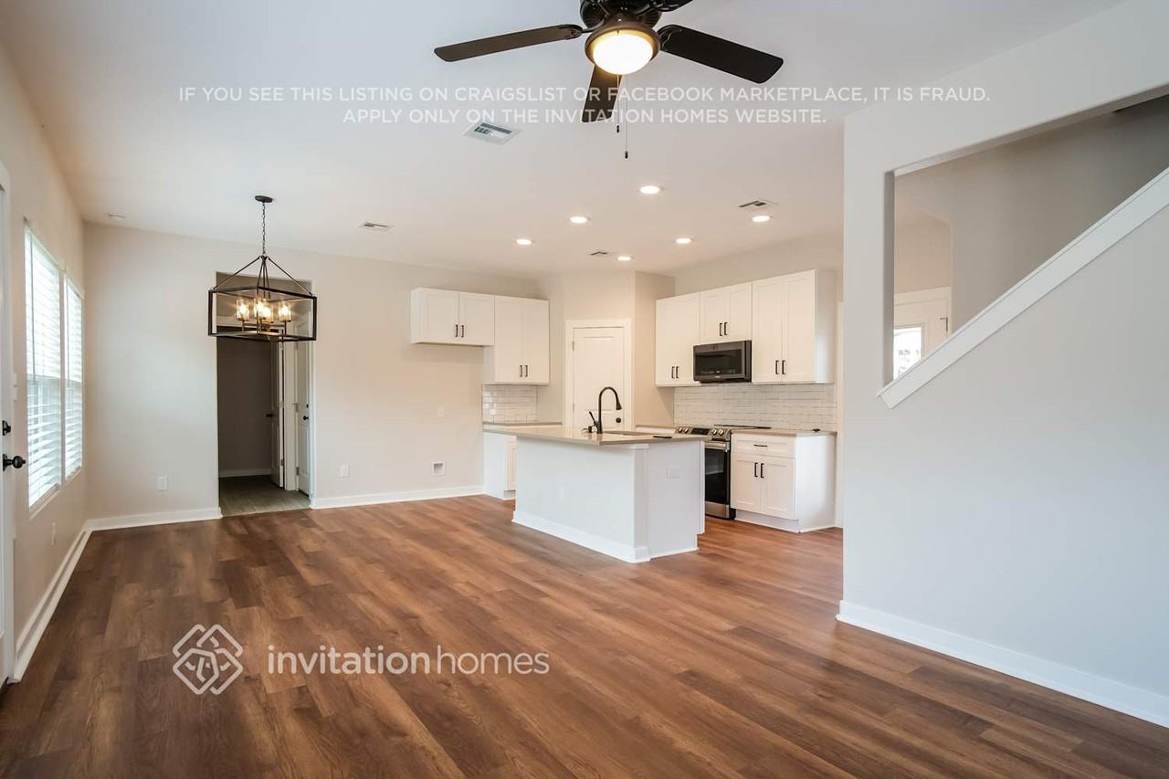 11012 Oak St - Photo 4 of 16