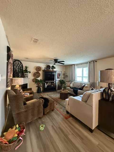 3214 111th St #A - Photo 3 of 11