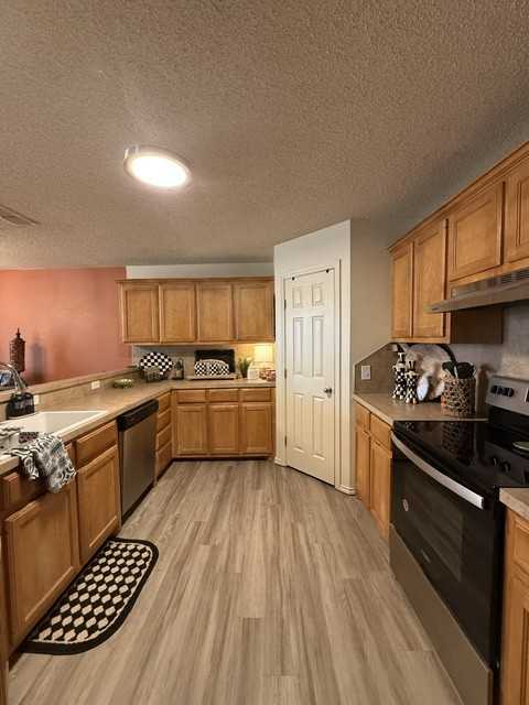 3214 111th St #A - Photo 4 of 11