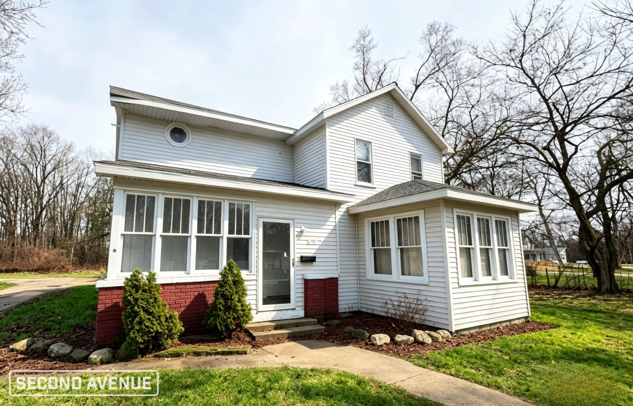 643 Jackson Ave - Photo 2 of 5