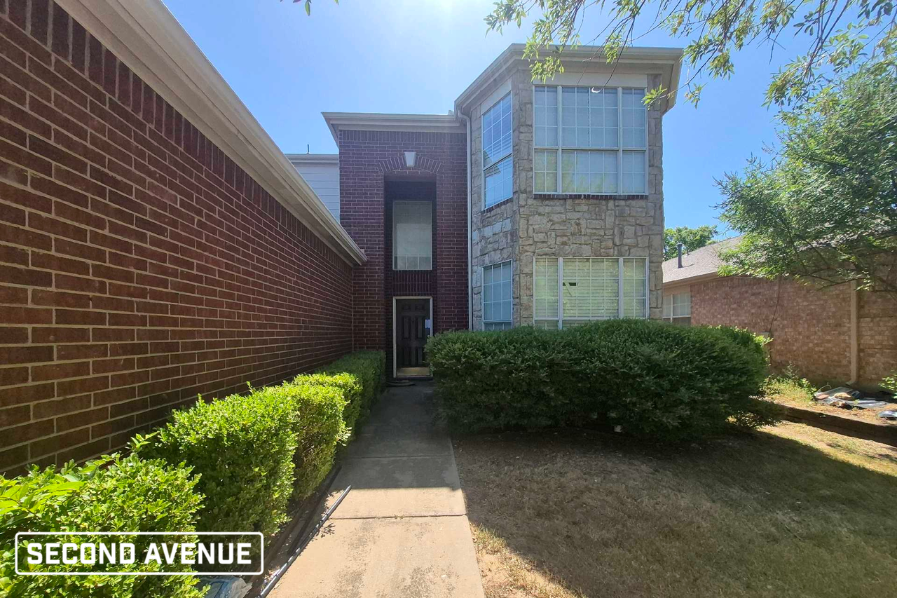 8035 Southern Pine Way - Photo 2 of 5