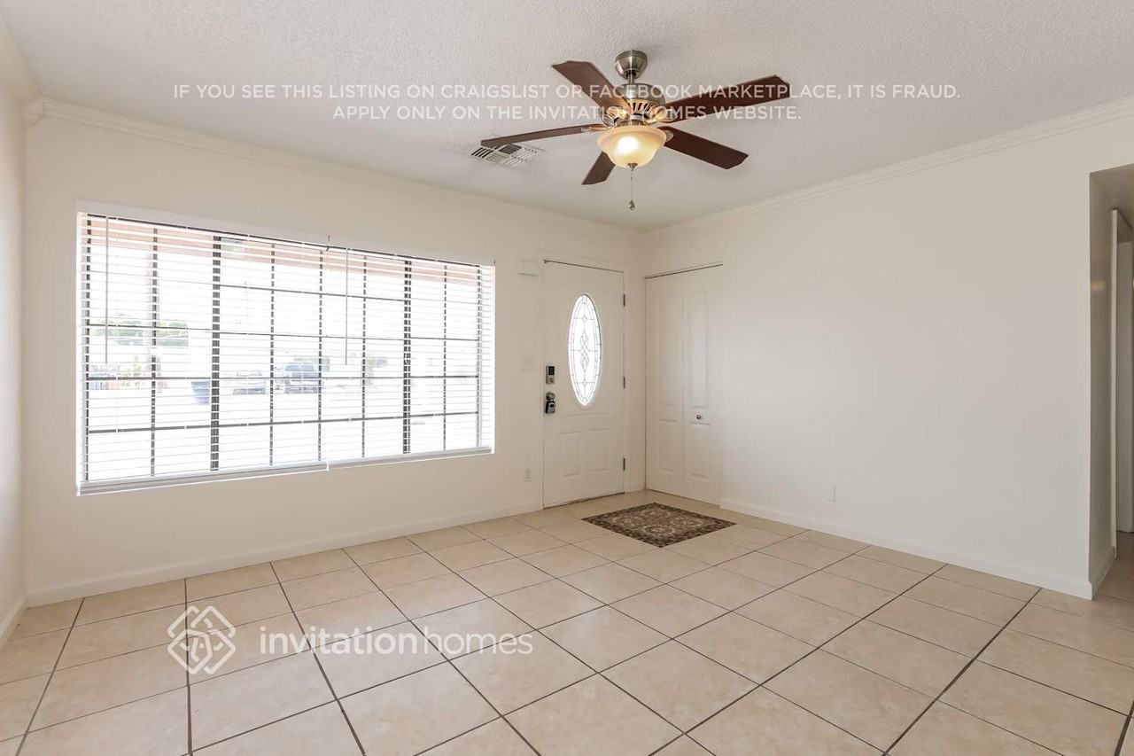 907 N Wedgewood Dr - Photo 4 of 17