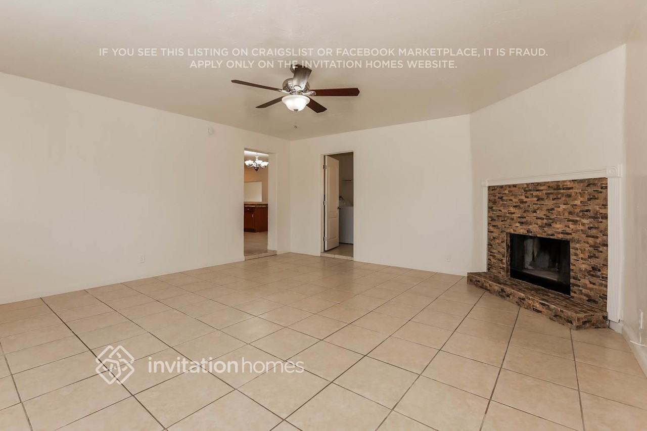907 N Wedgewood Dr - Photo 3 of 17
