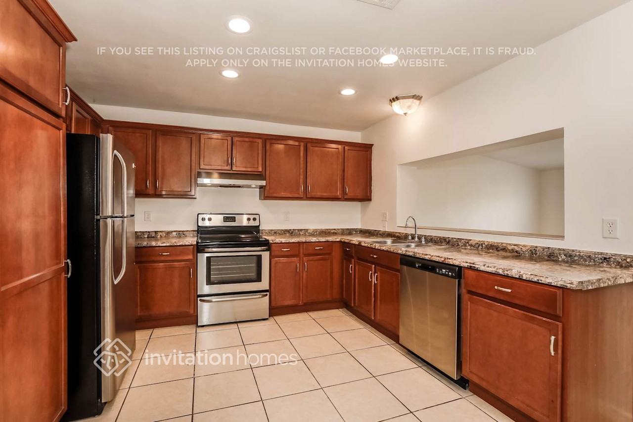 907 N Wedgewood Dr - Photo 7 of 17