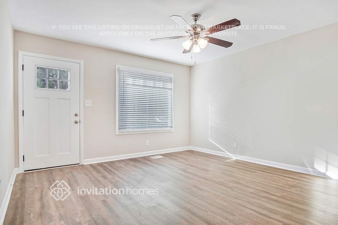 70 Macon Pl Se - Photo 6 of 21