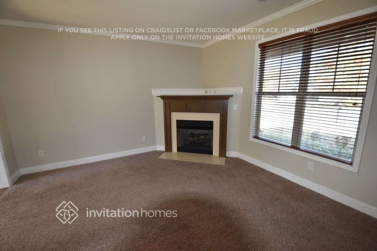 403 Belmont Way - Photo 3 of 9