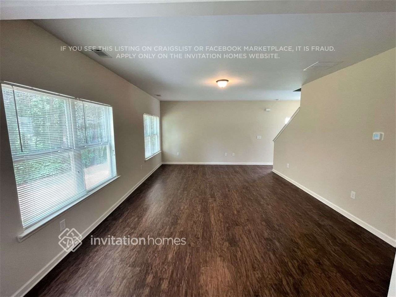 2445 Valley Creek Dr - Photo 3 of 15