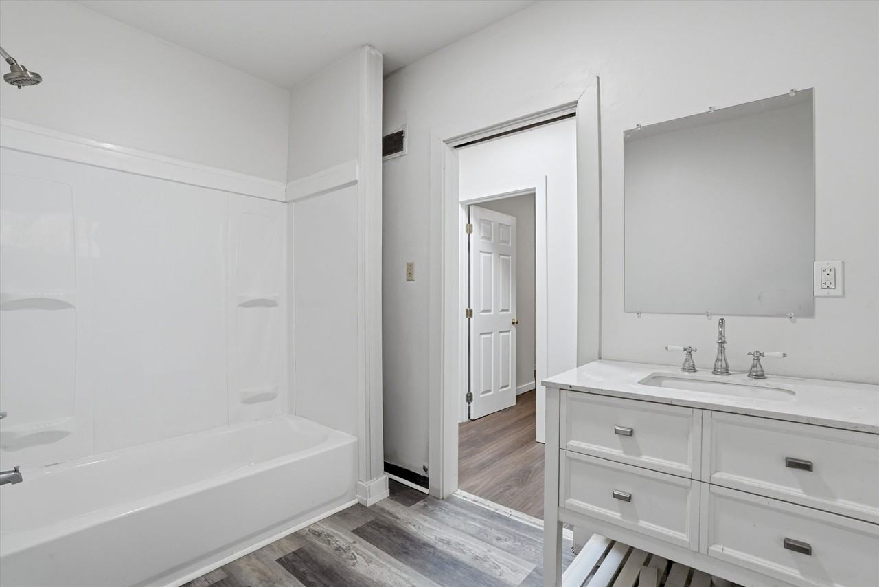 112 N 11th St #2 - Photo 5 of 10
