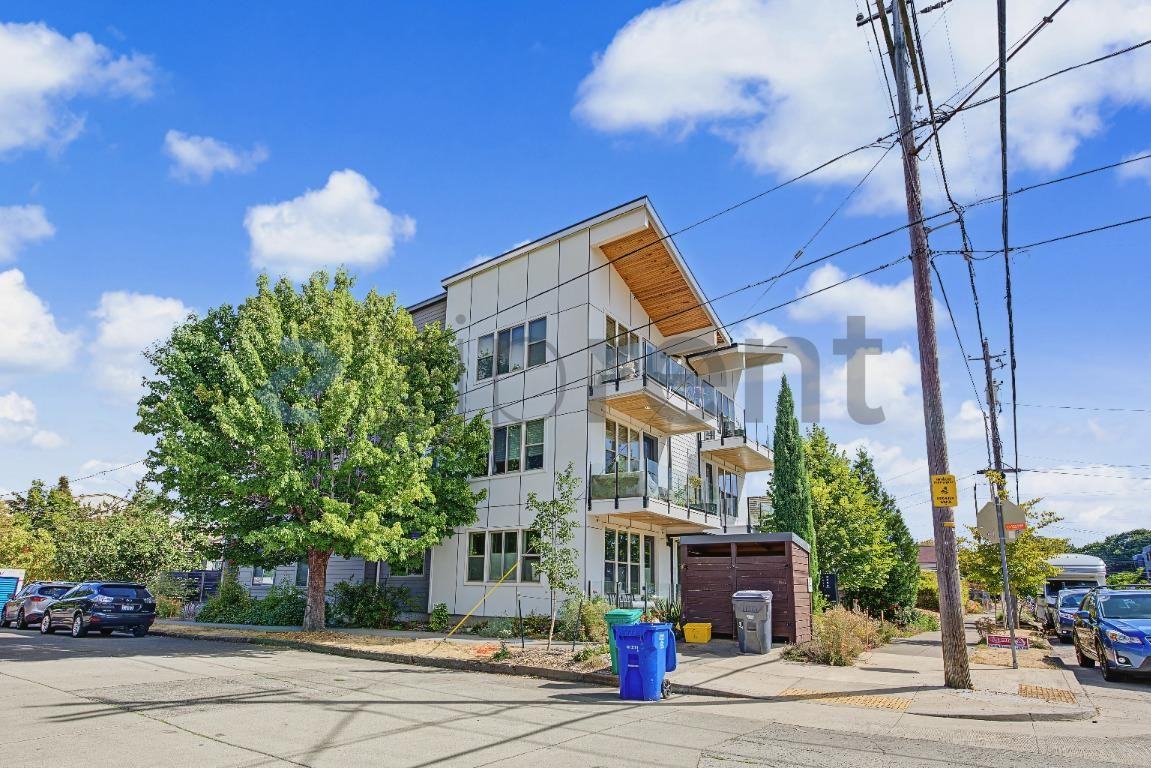 325 N Emerson St #D - Photo 2 of 21