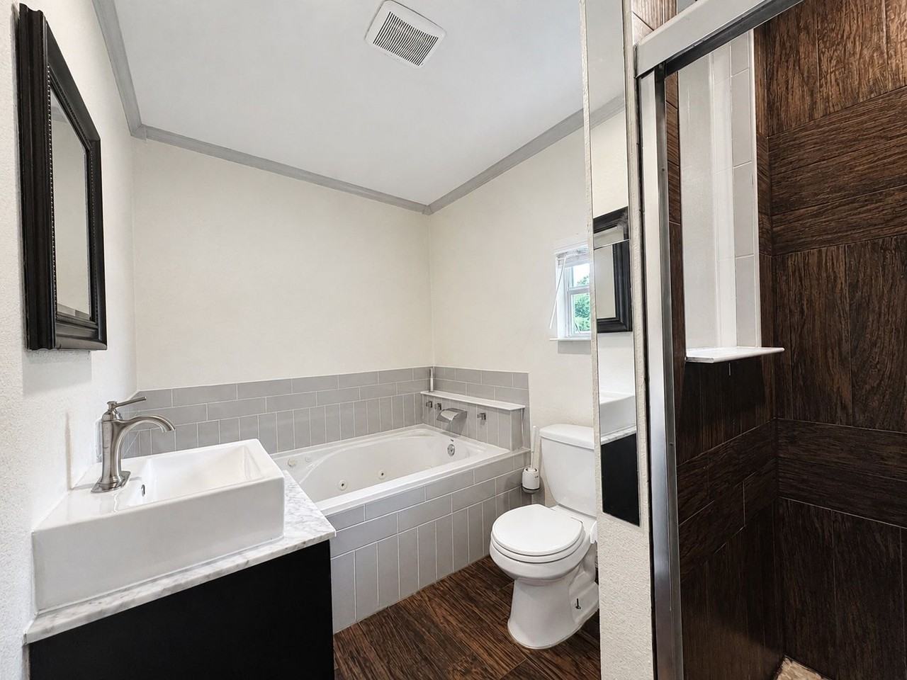 520 83rd Ave N #1 - Photo 5 of 9