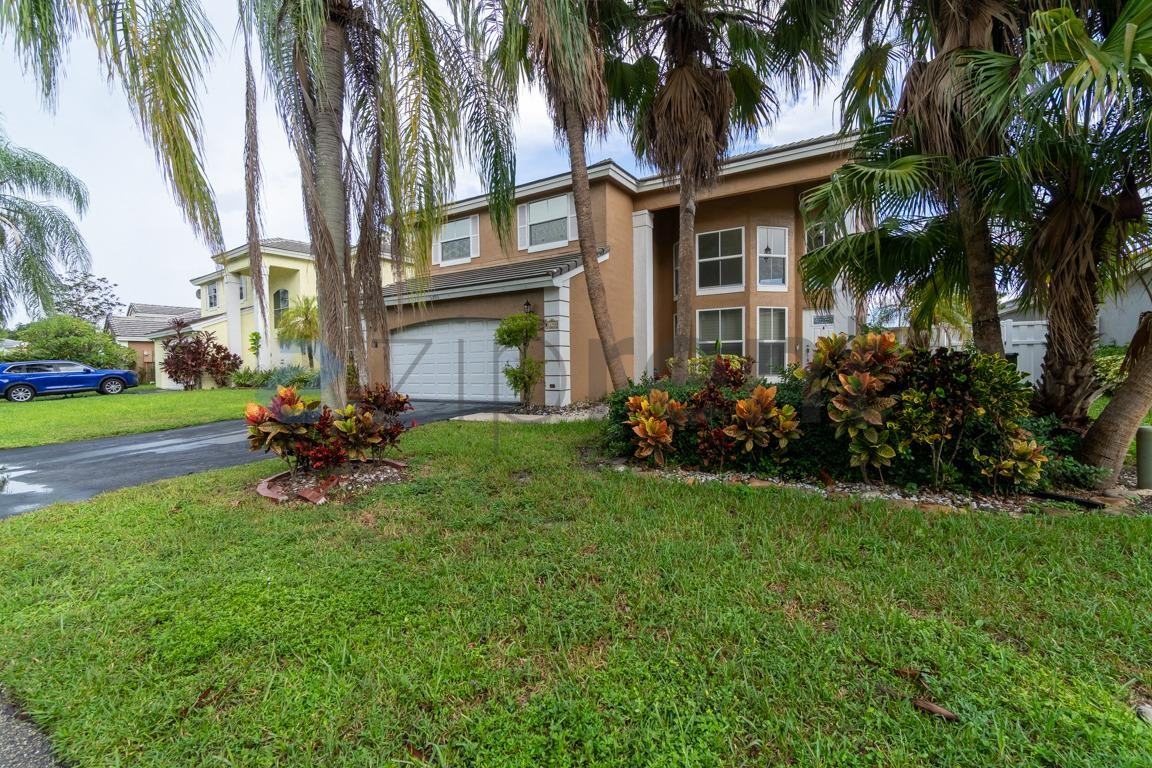 5290 Nw 53rd Ave - Photo 2 of 34