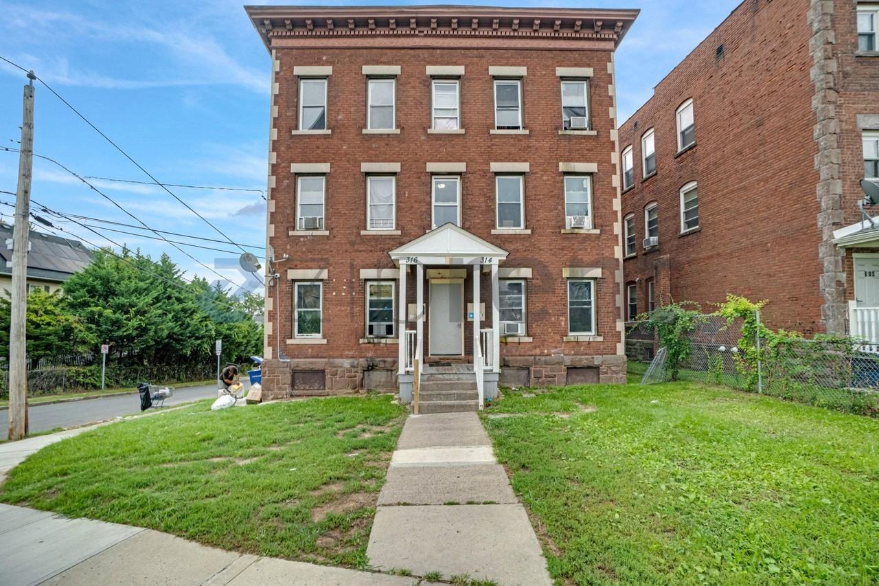 314 Bellevue St #3L - Photo 2 of 12
