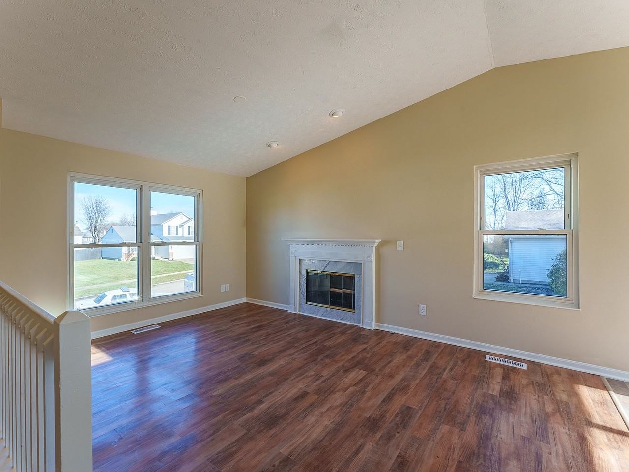 689 Bobolink Court - Photo 3 of 21