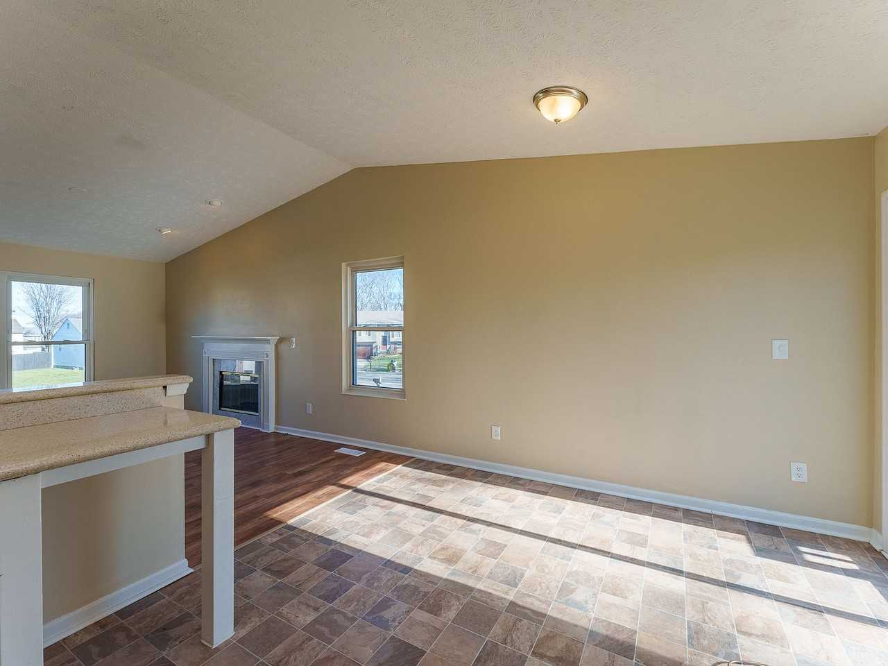689 Bobolink Court - Photo 6 of 21