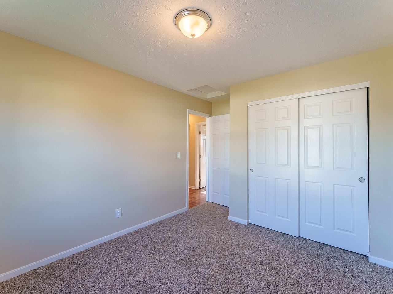 689 Bobolink Court - Photo 7 of 21