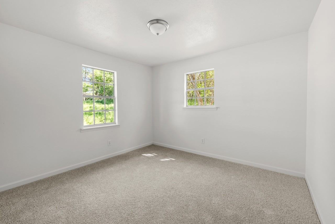 1425 Hibernian St #1 - Photo 5 of 18