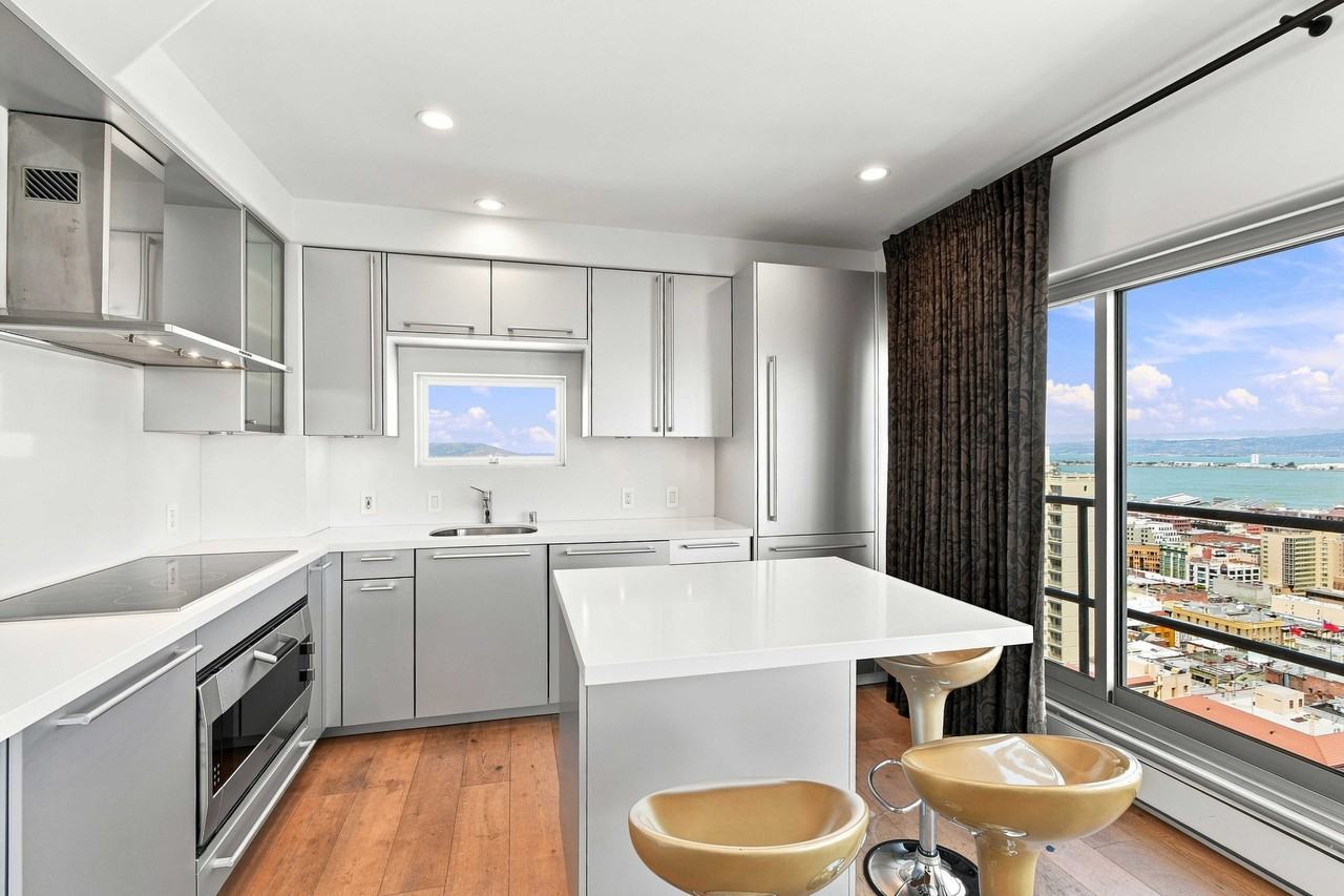 30 Miller Pl #11 - Photo 3 of 17
