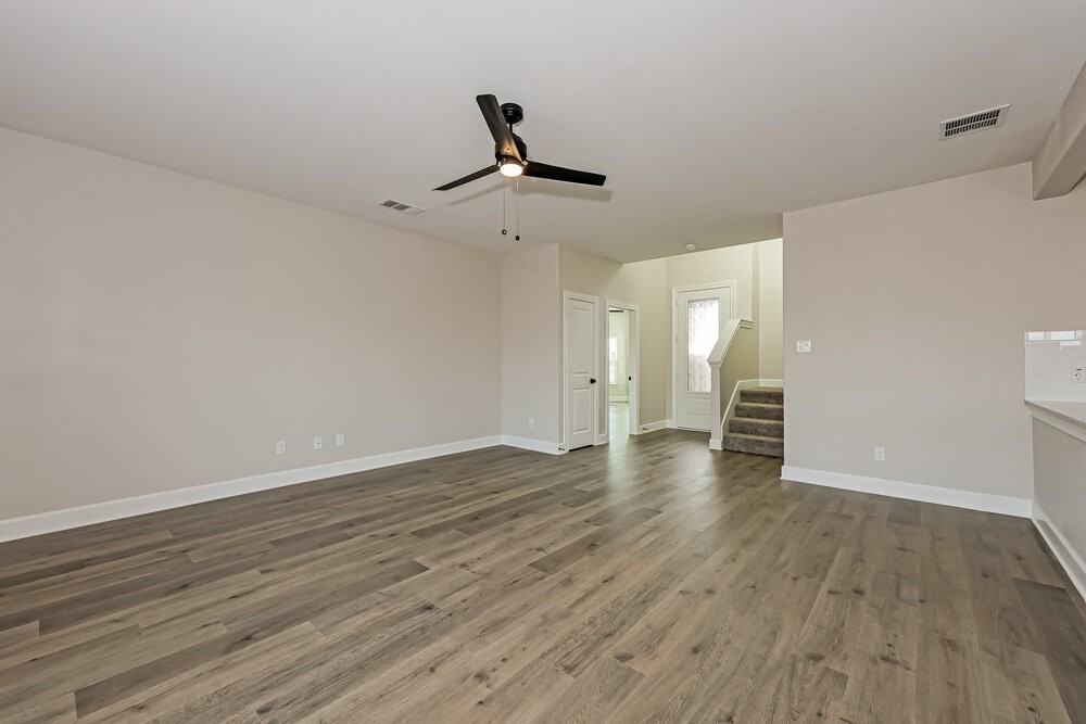 308 Live Oak Ln - Photo 5 of 17