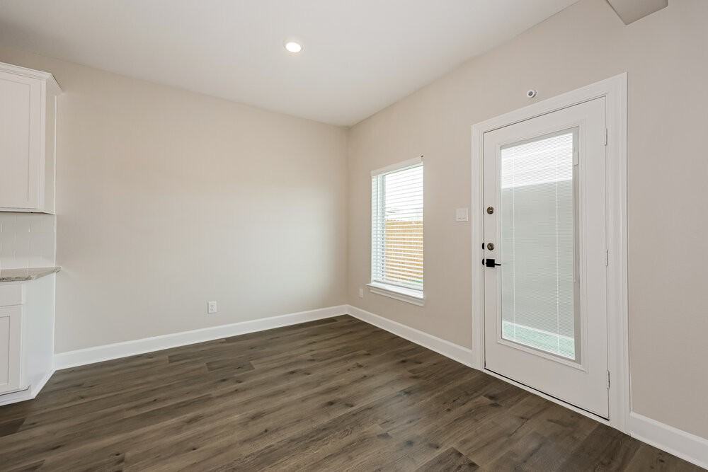 308 Live Oak Ln - Photo 6 of 17