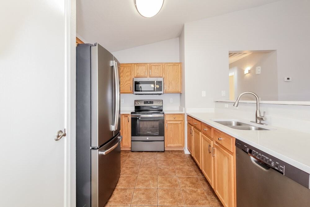 12501 W Mandalay Ln - Photo 6 of 16