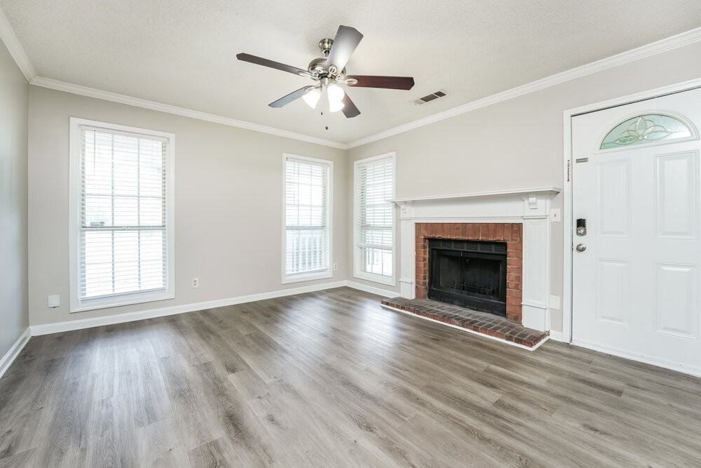 839 Ashley Ln - Photo 5 of 17