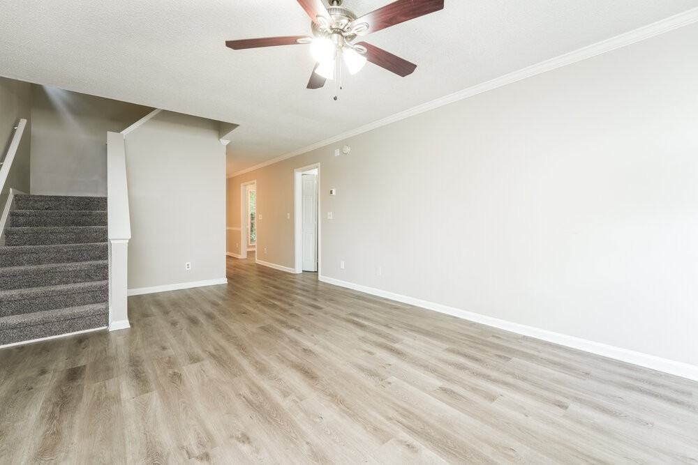 839 Ashley Ln - Photo 6 of 17