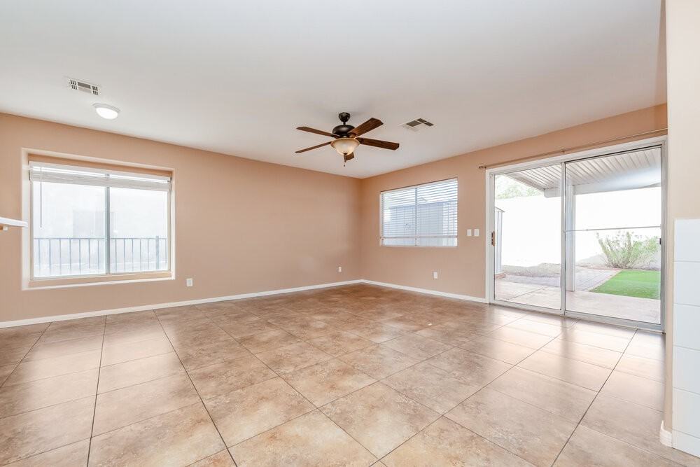 7537 Flat Rock St - Photo 6 of 17
