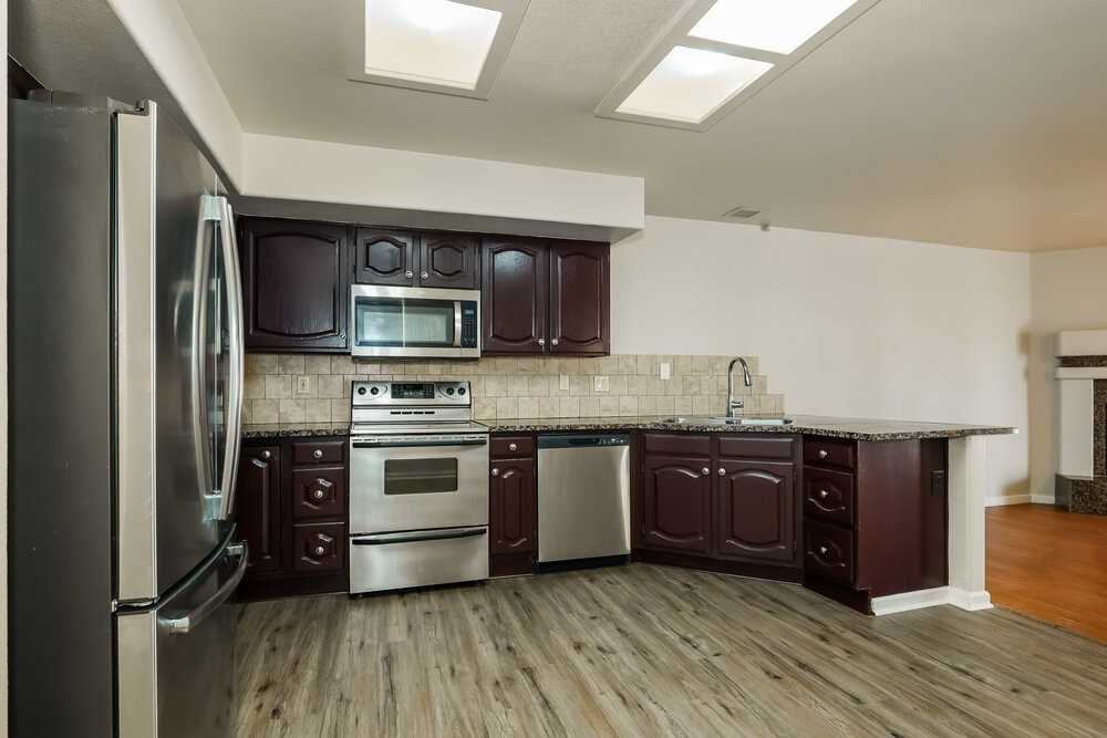 3422 E Woodland Dr - Photo 7 of 17