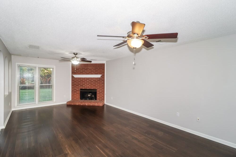 2776 Fletcher Park Cir E - Photo 5 of 17