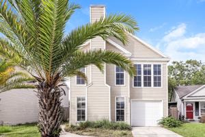 featured image of 653 Staffordshire Dr E