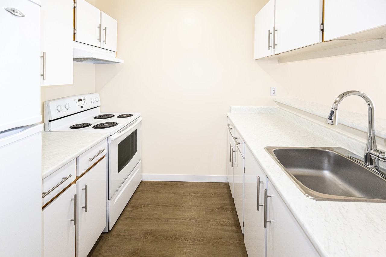 Burnside Apartments - Photo 7 of 11