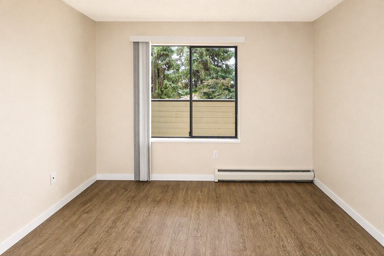 Burnside Apartments - Photo 4 of 11