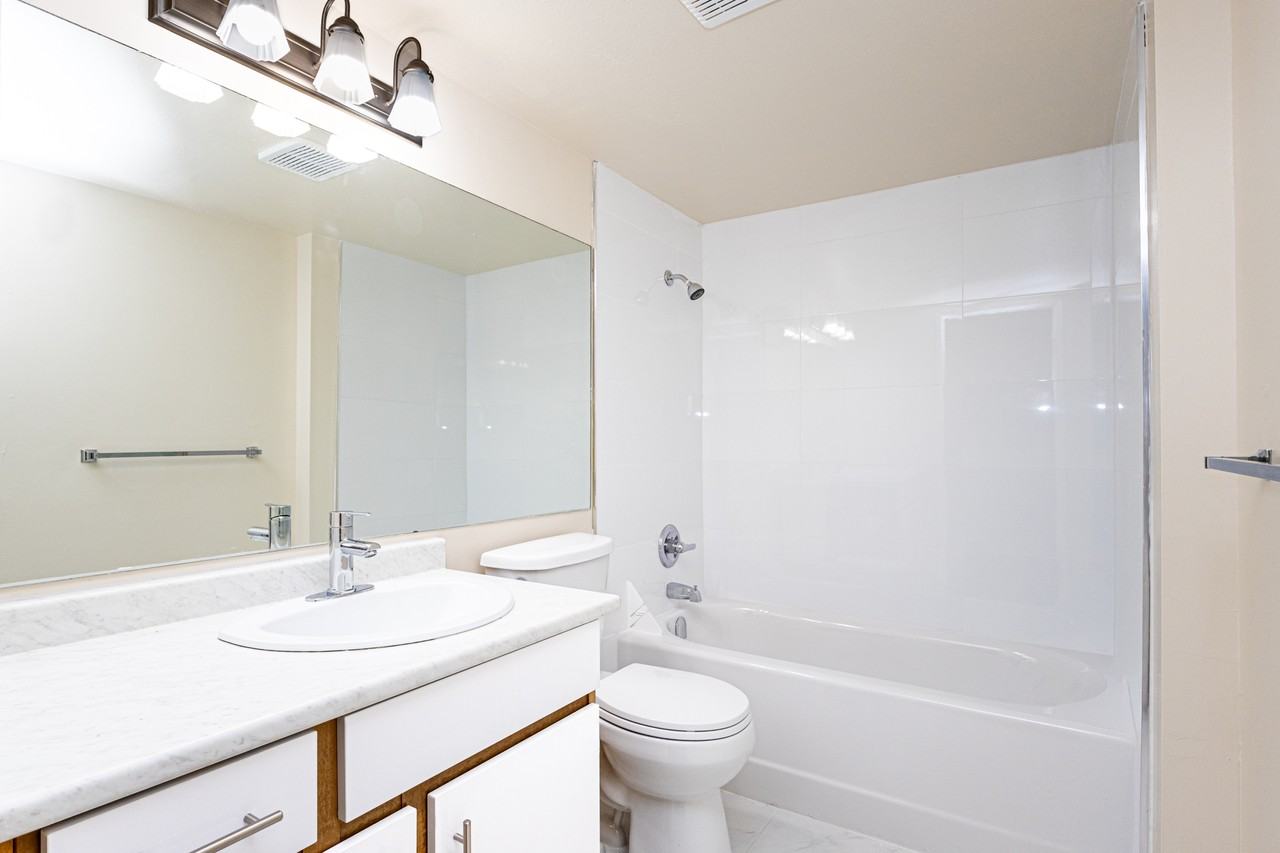 Burnside Apartments - Photo 5 of 11