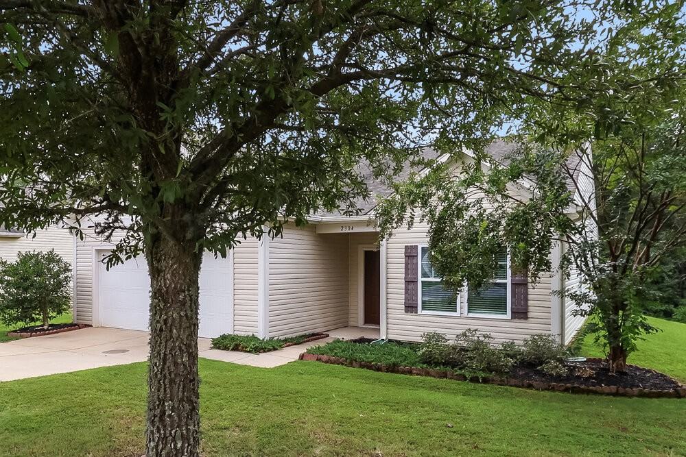 2304 Lake Vista Dr - Photo 3 of 16