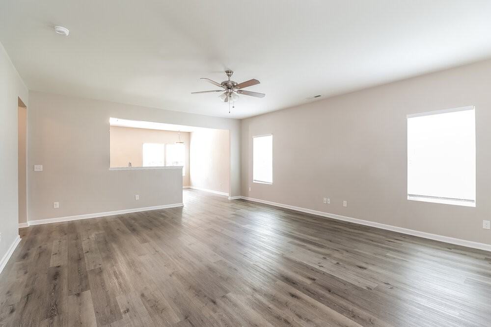 2304 Lake Vista Dr - Photo 5 of 16
