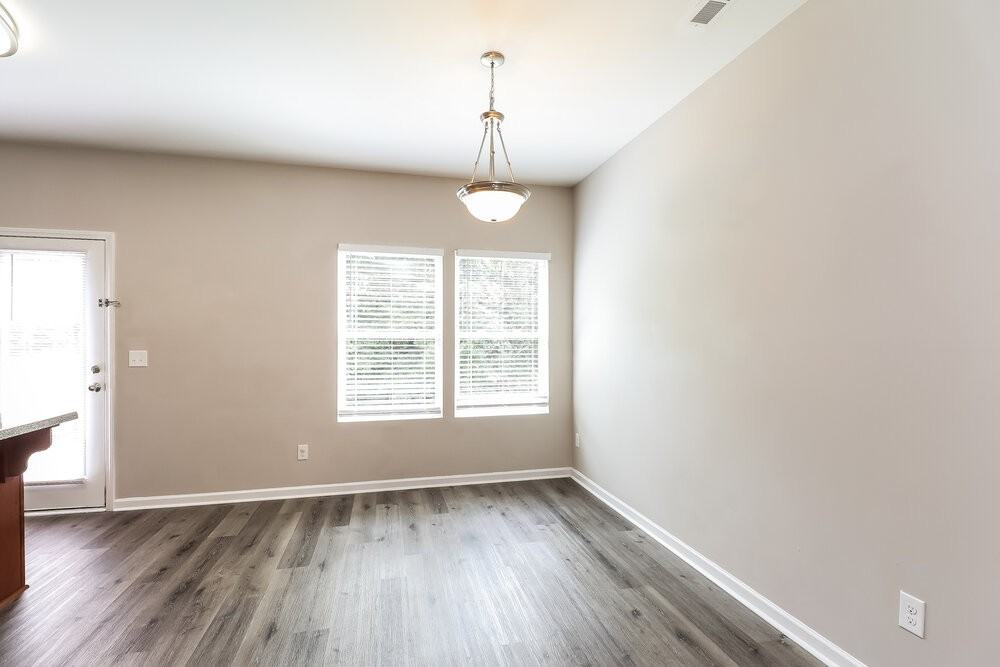2304 Lake Vista Dr - Photo 6 of 16