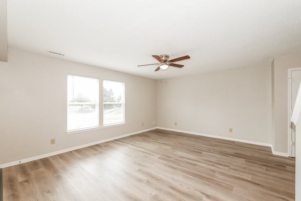 8446 Abbey Dell Dr - Photo 6 of 17