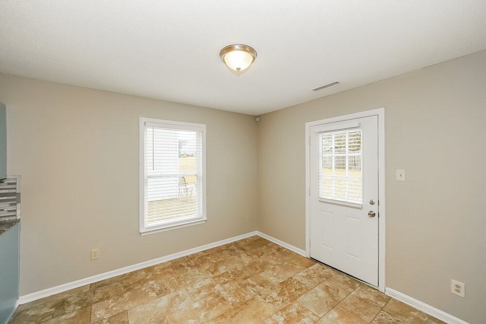 830 Littleton Dr - Photo 6 of 17