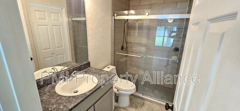 11649 Crescent Pines Blvd - Photo 7 of 17